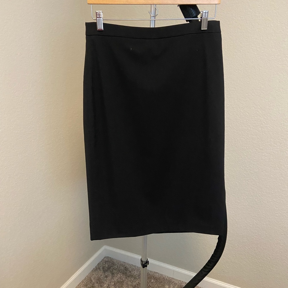 Banana Republic Pencil Work Skirt - Black- Size 6 **BRAND NEW W/TAGS**